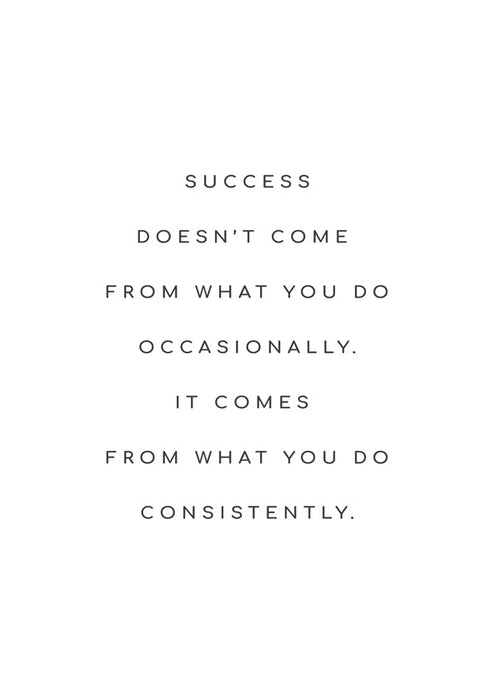 Minimalistische poster met gecentreerde motiverende quote