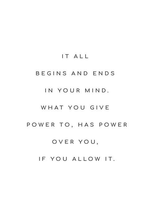 Minimalistische poster met gecentreerde quote