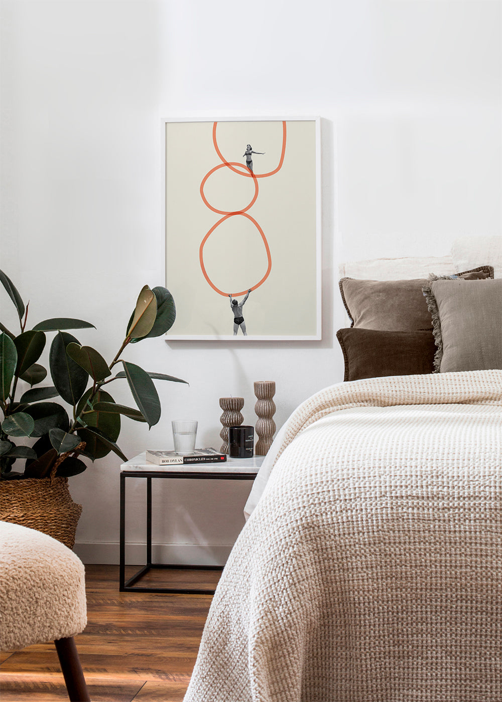 Minimalistische kunst met figuren en oranje ringen