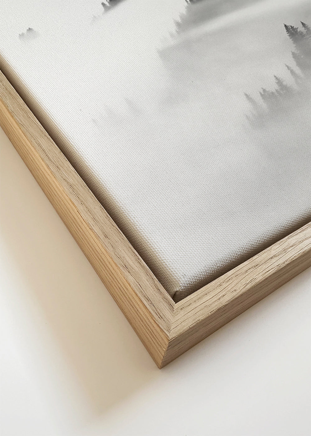 Landschap kunst: mistige berg zwart-wit