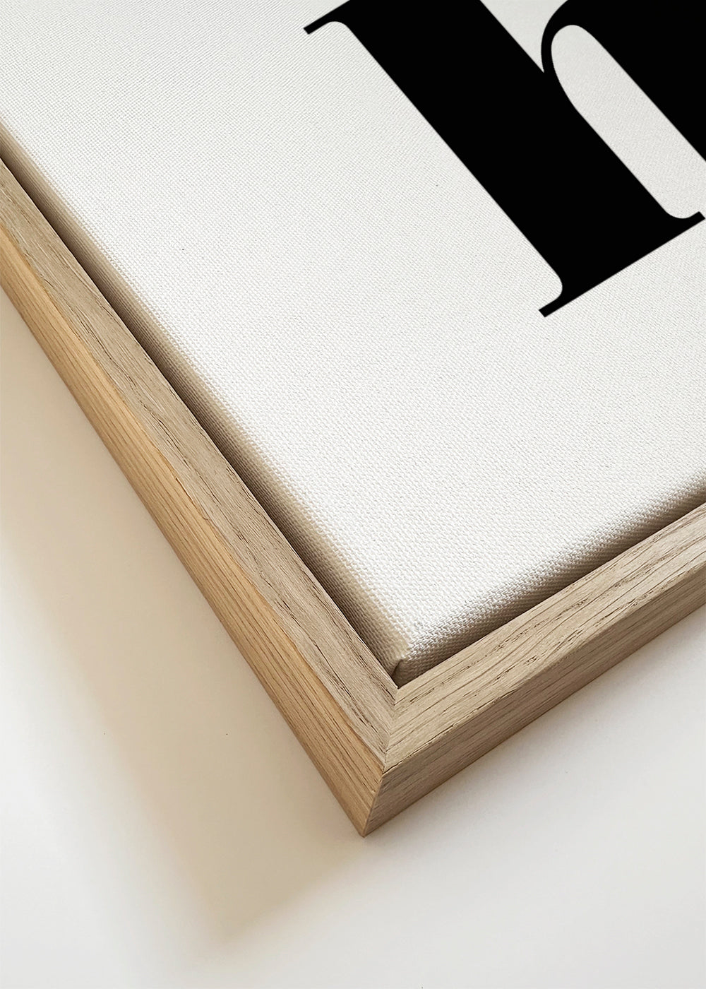 Minimalistisch ontwerp met 'hi.' in de onderste hoek