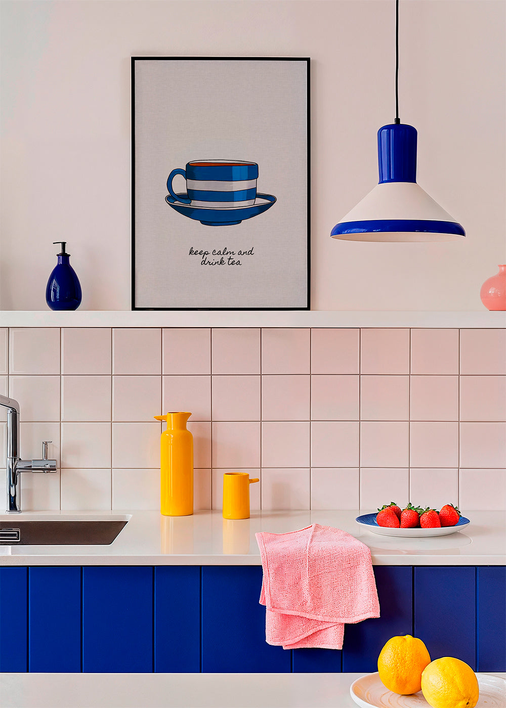 Keuken kunst: gestreepte blauwe kop