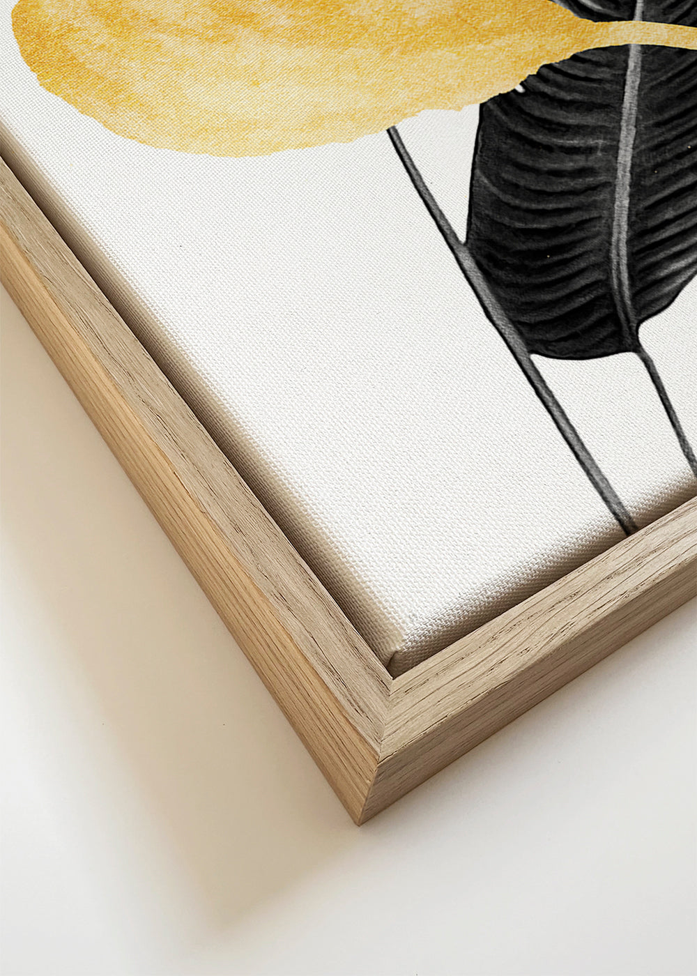 Botanische print met zwarte bladeren en goud
