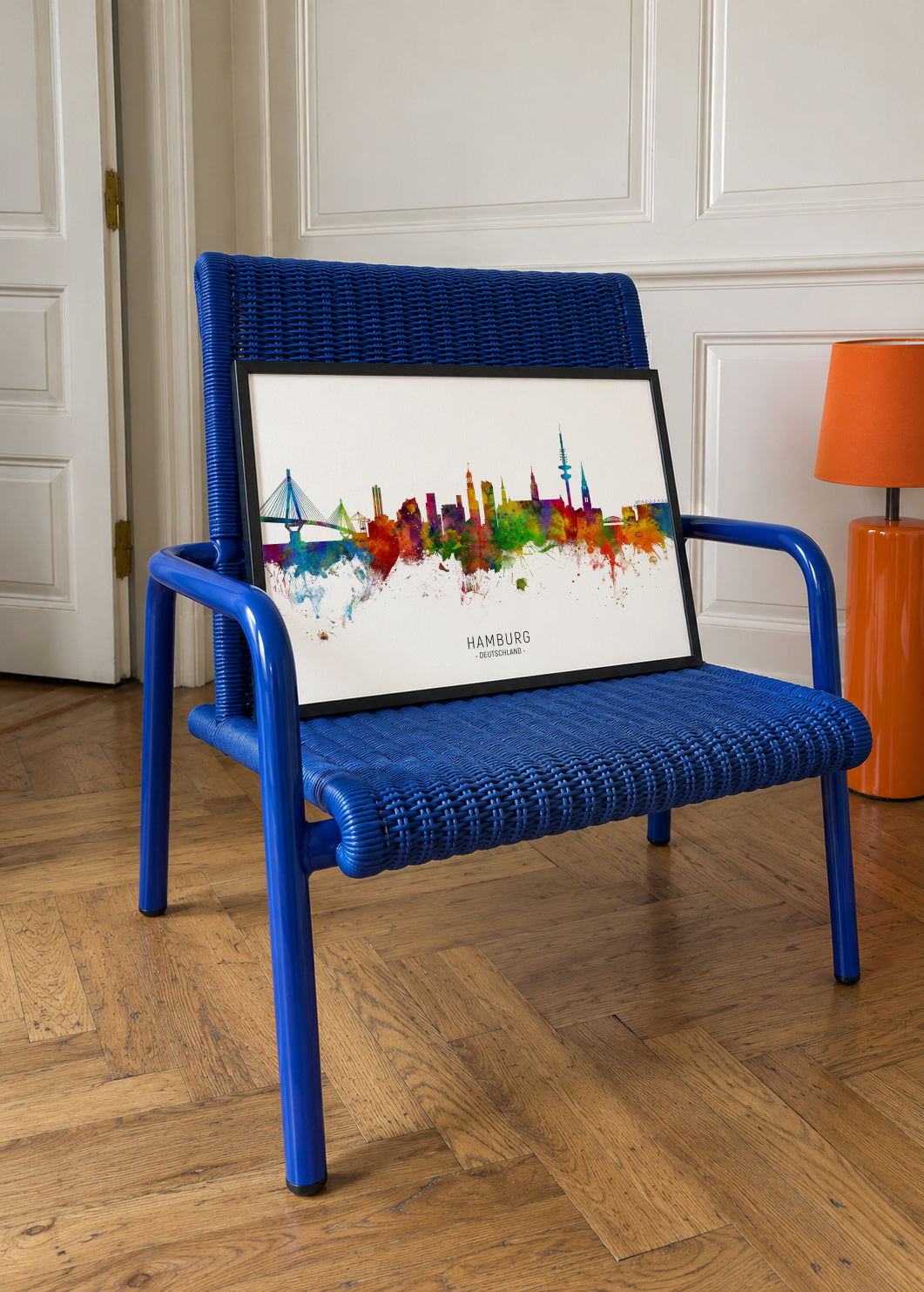 Hamburg Skyline multicolor - Framed poster in an interior