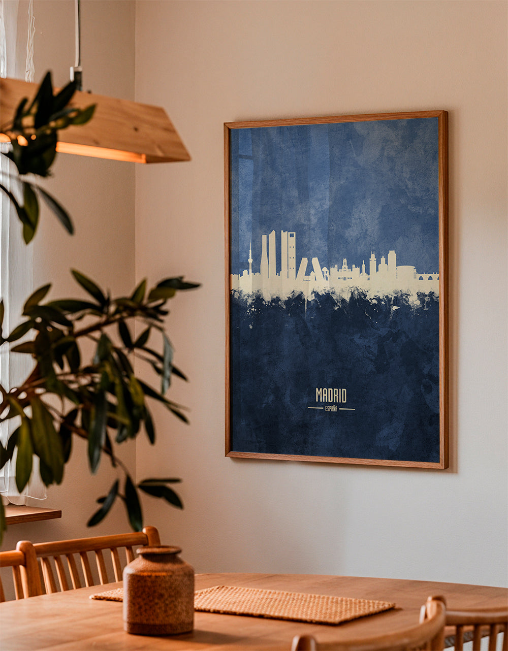 Travel poster Madrid skyline in blauw