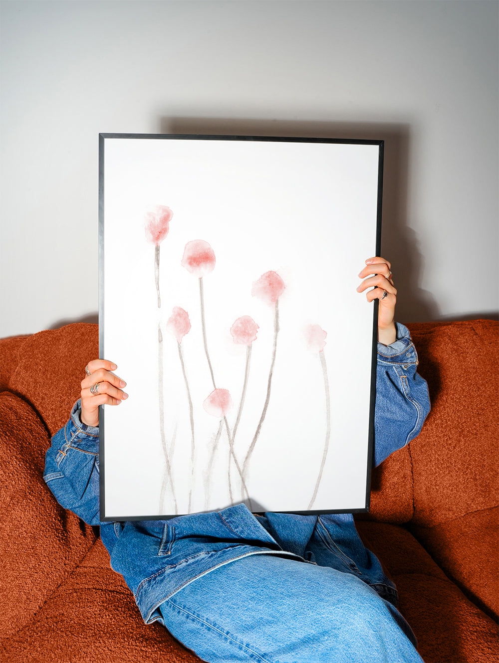 Botanisch poster met kwetsbare roze bloemen