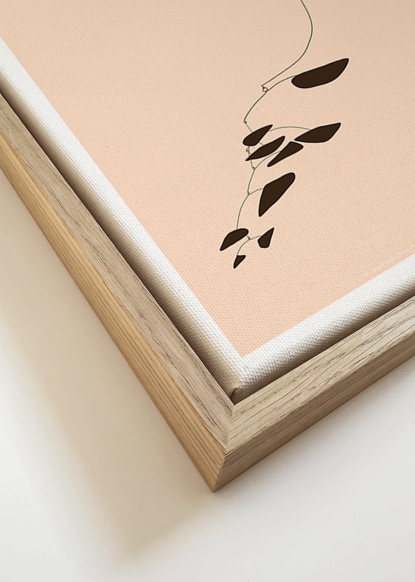 Botanische print Calder-mobile met zwarte bladeren