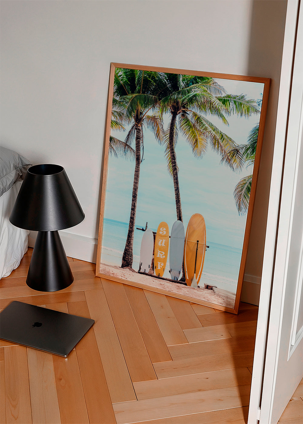 Sport kunst: surfboards op een tropisch strand