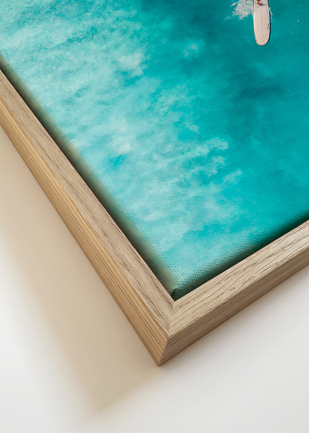 Sport kunst: surfmoment vanuit de lucht