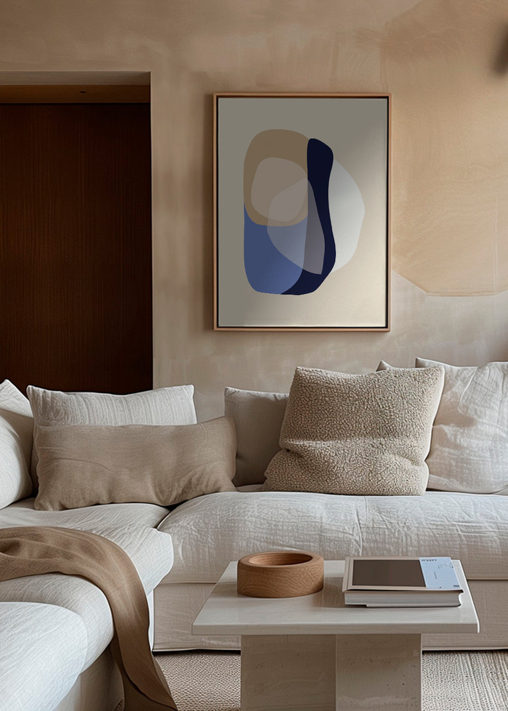 Minimalistisch kunstwerk met organische beige en blauwe vormen