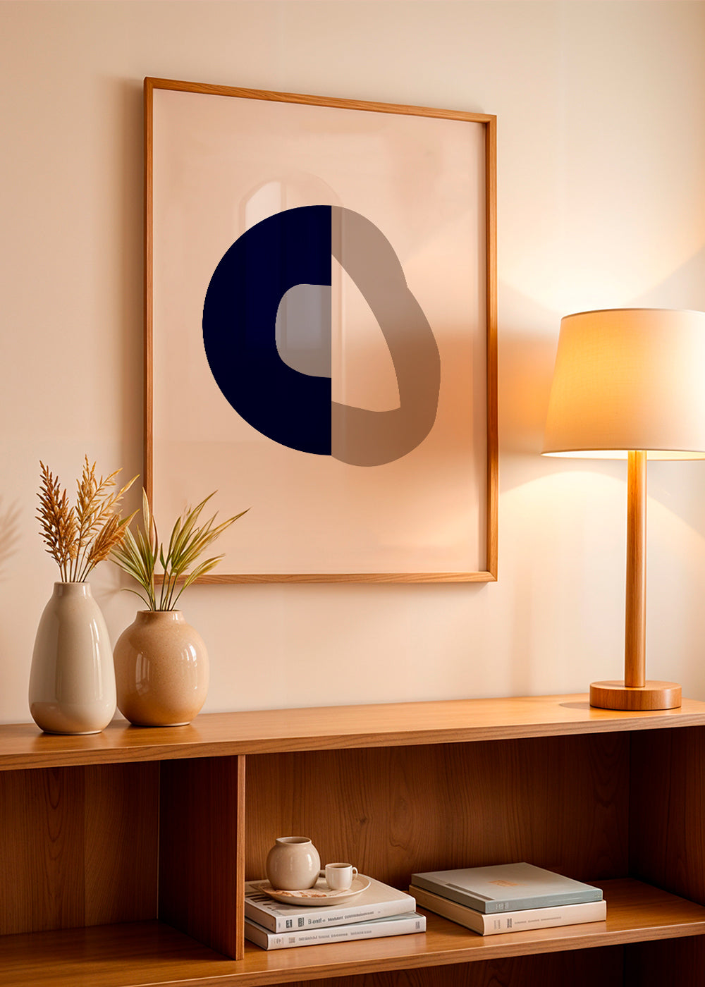 Abstract werk met blauwe boog en beige lus