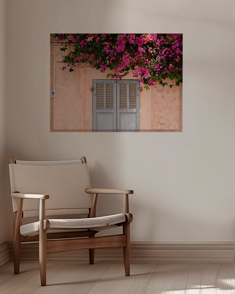 Botanische print: bougainvillea boven vintage deur – Canvas