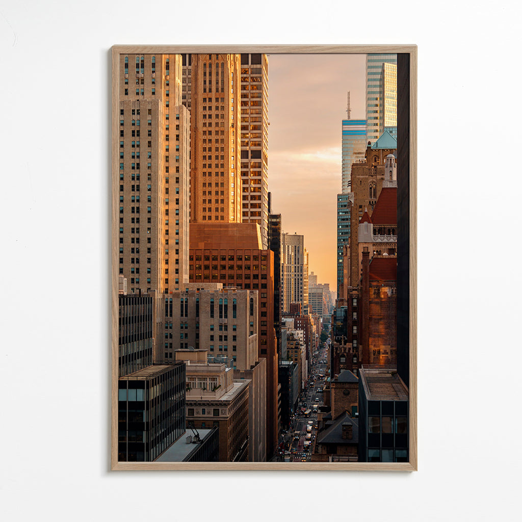 Stadsgezicht bij zonsopgang – Oak Frame