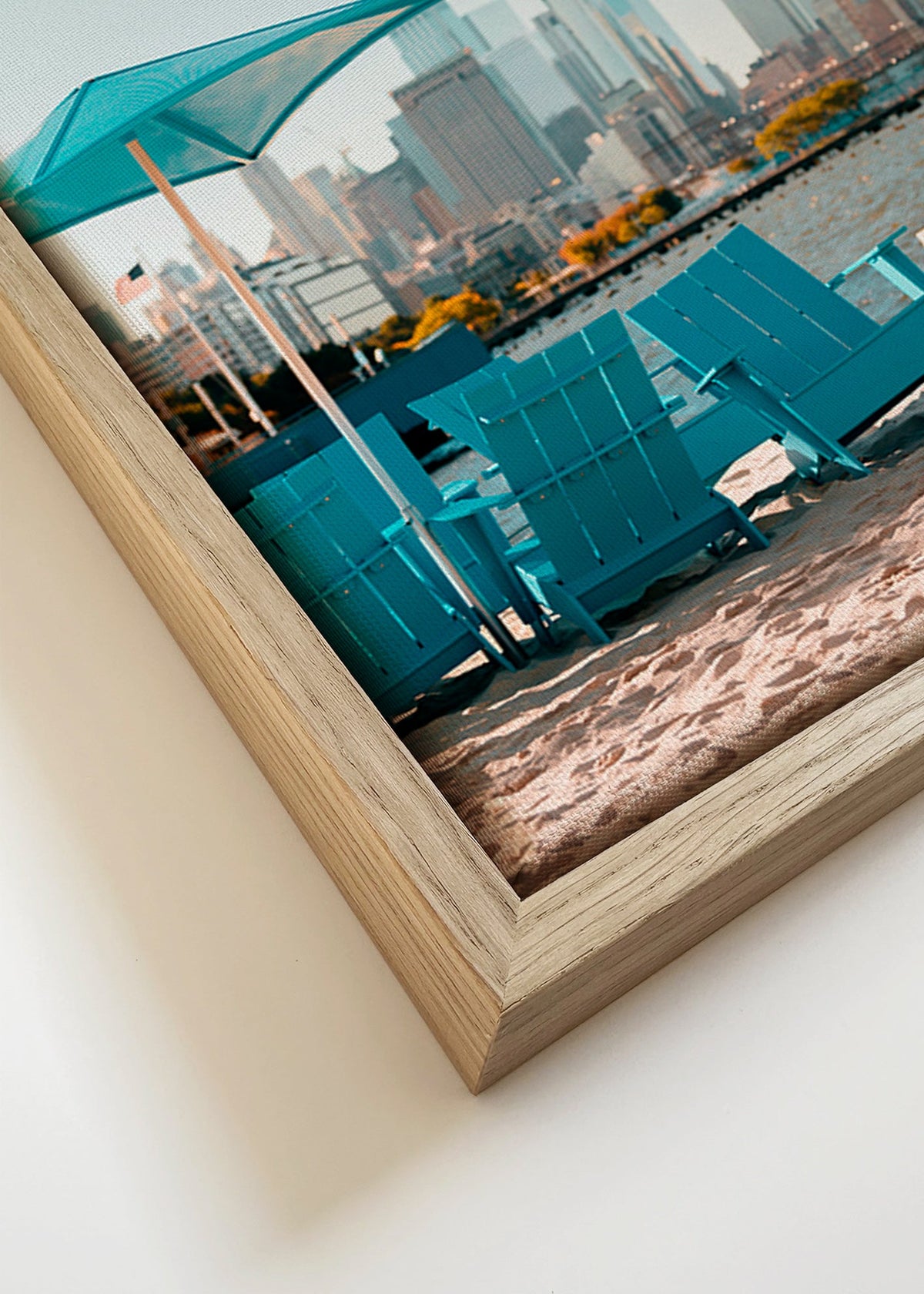Reisposter met turquoise strandstoelen en stadsprofiel – Canvas detail