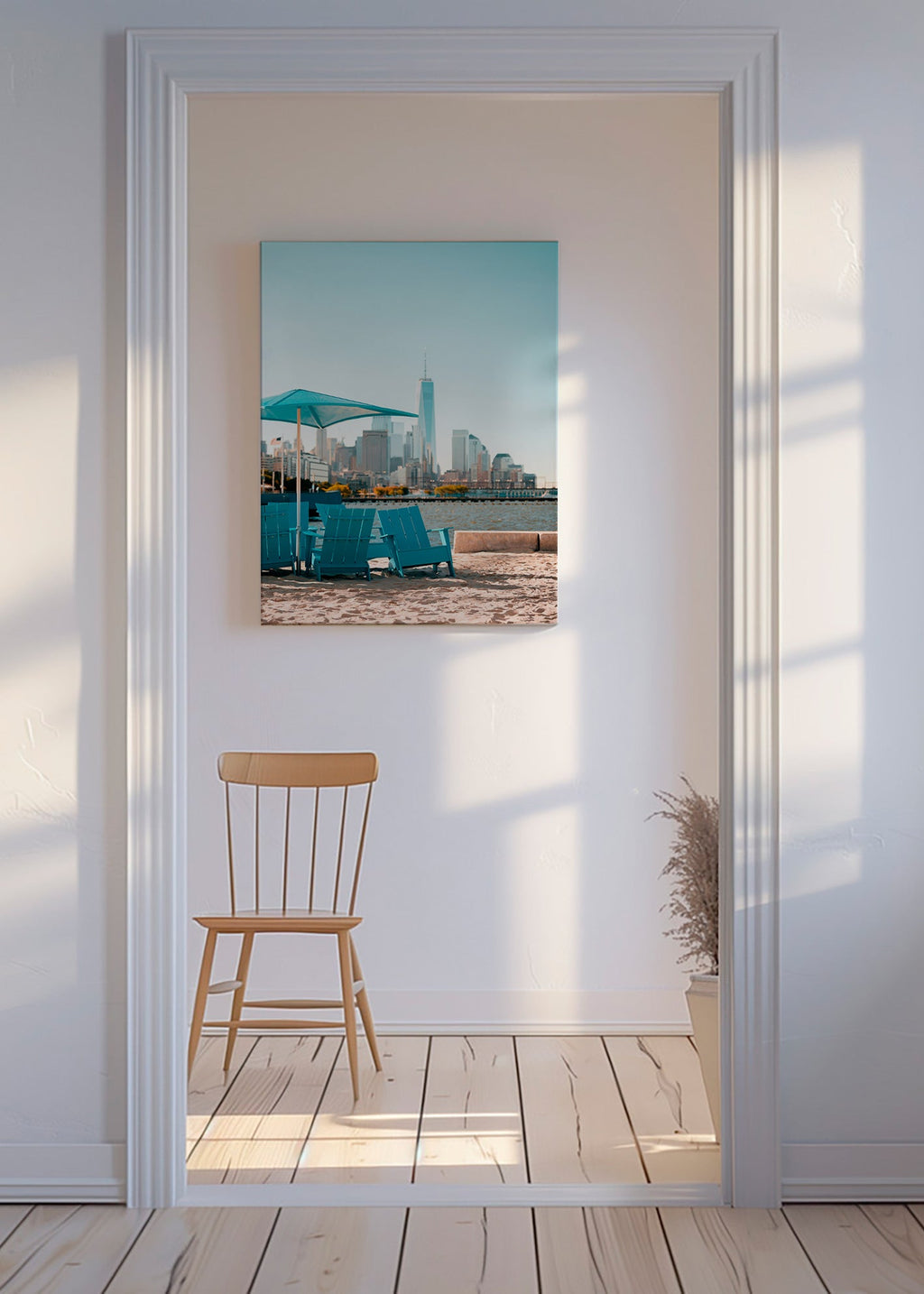 Reisposter met turquoise strandstoelen en stadsprofiel – Canvas