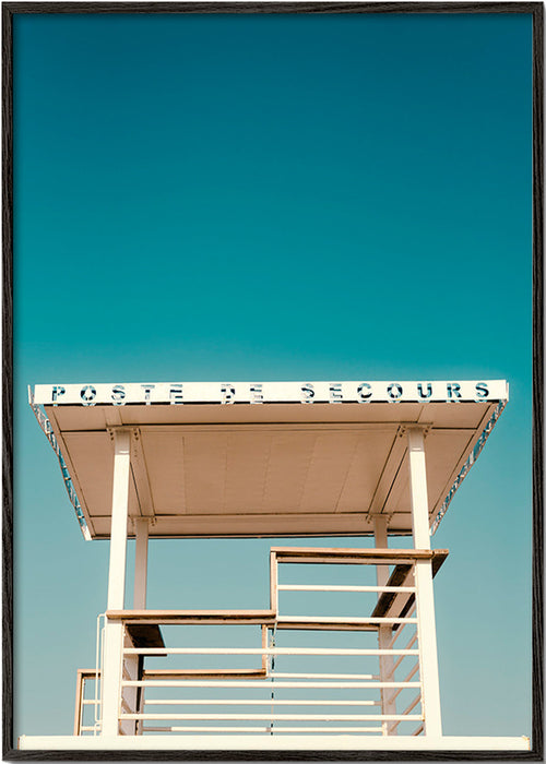 Fotografie strandwachtpost en blauwe lucht – Black Frame