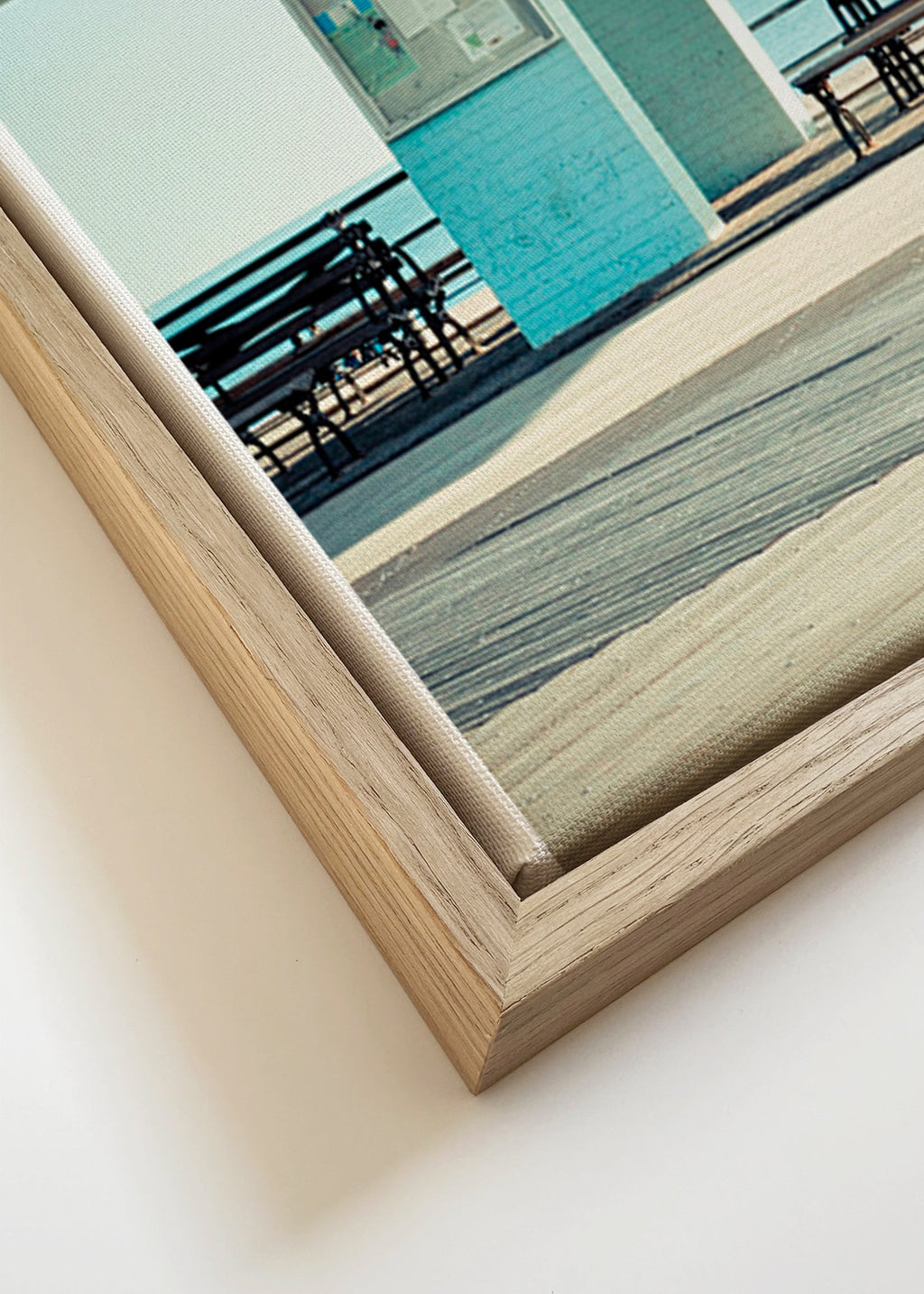 Pier-fotografie met eenzame bank – Canvas detail