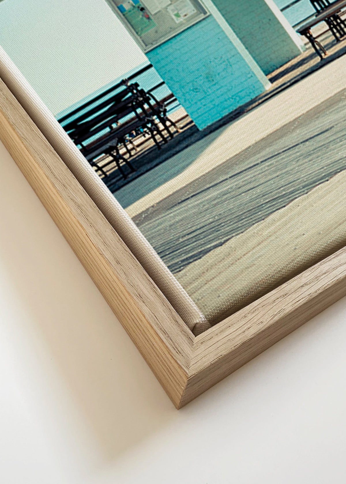 Pier-fotografie met eenzame bank – Canvas detail