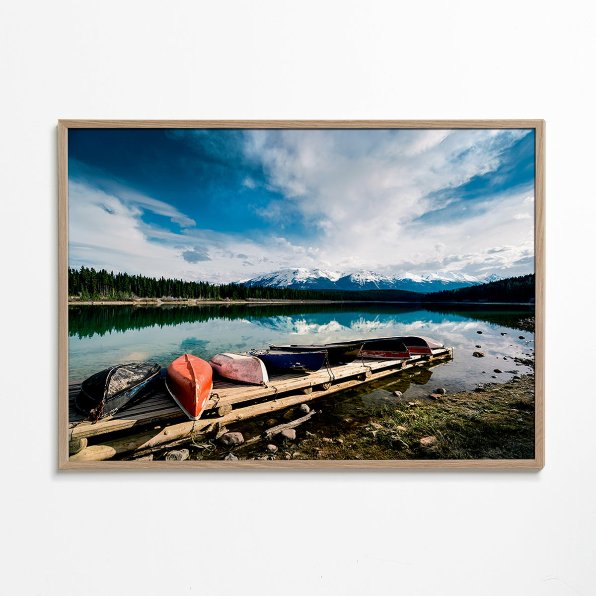 Landschapskunst met kano's op een steiger – Oak Frame