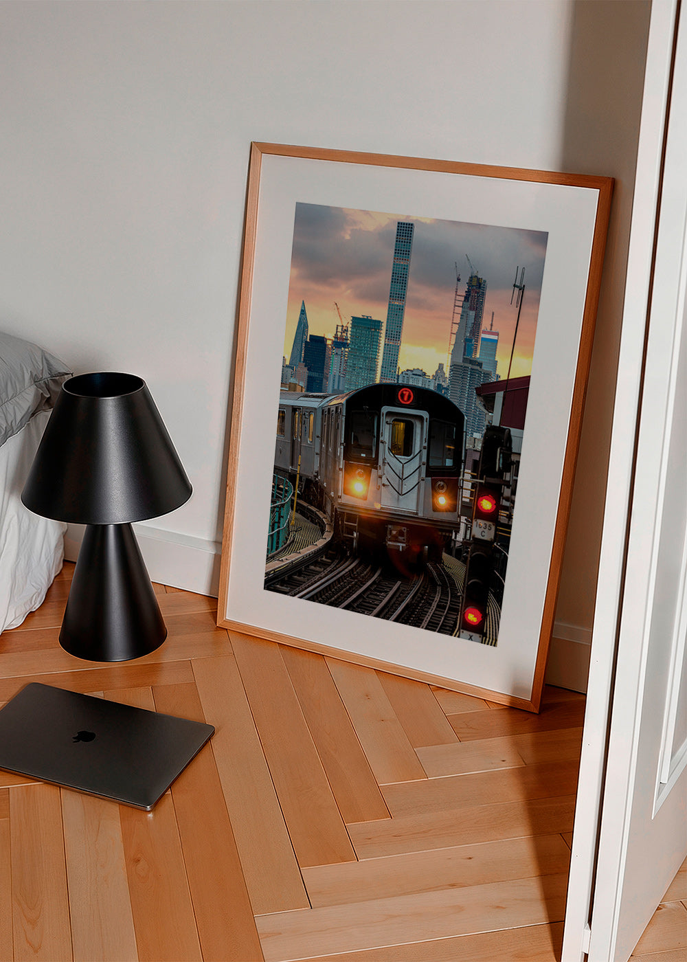 Reisposter: Metro 7 bij zonsondergang – Product2