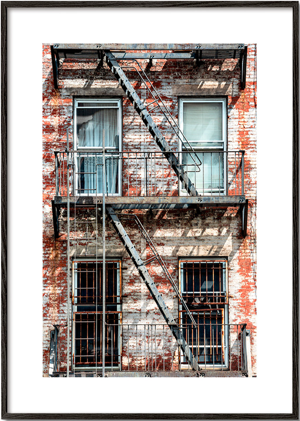 Stadsfoto van gevel met brandtrap – Black Frame