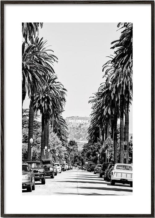 Reisposter Hollywood palmenstraat in zwart-wit – Black Frame