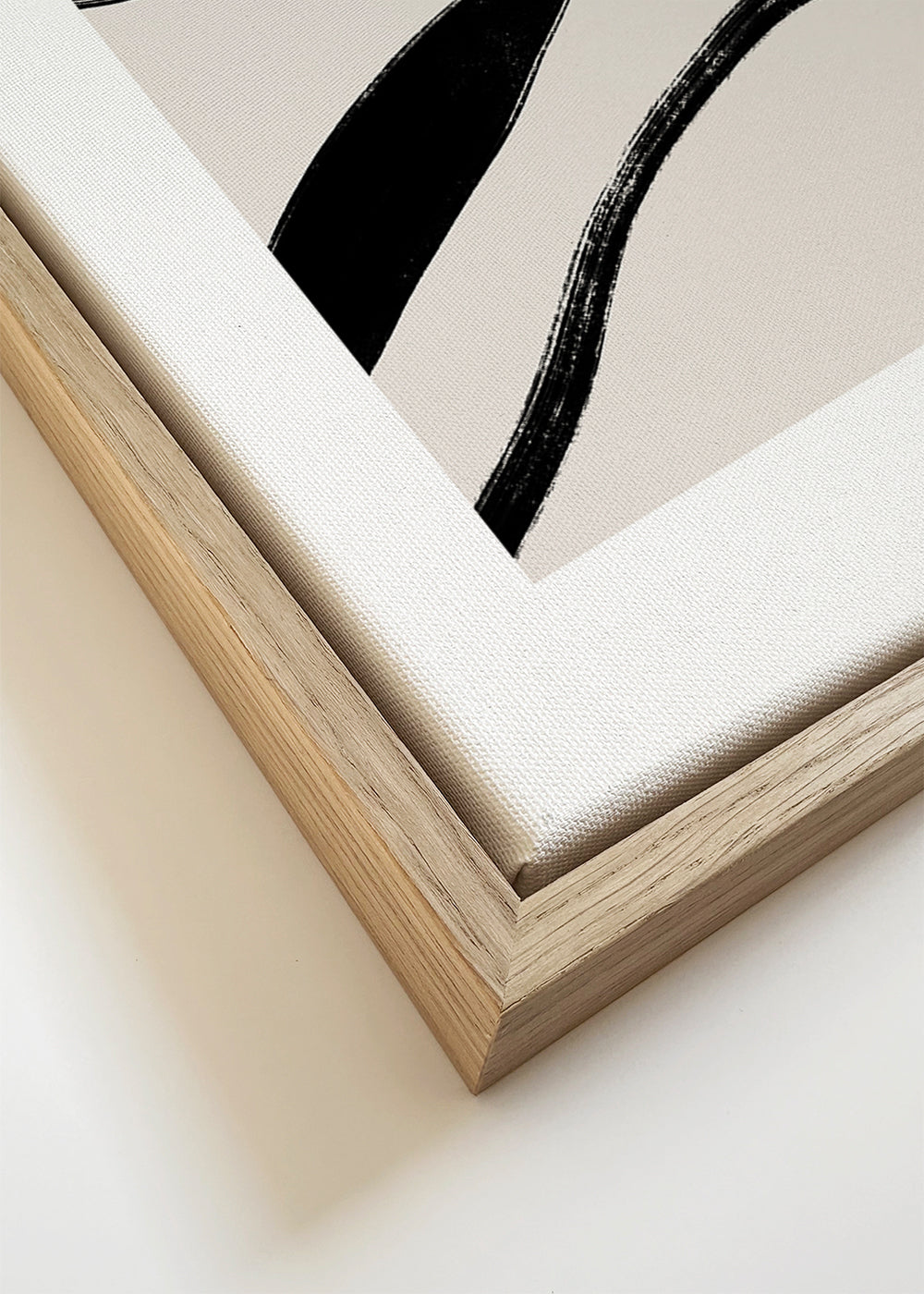 Abstract kunstwerk met dikke zwarte streken