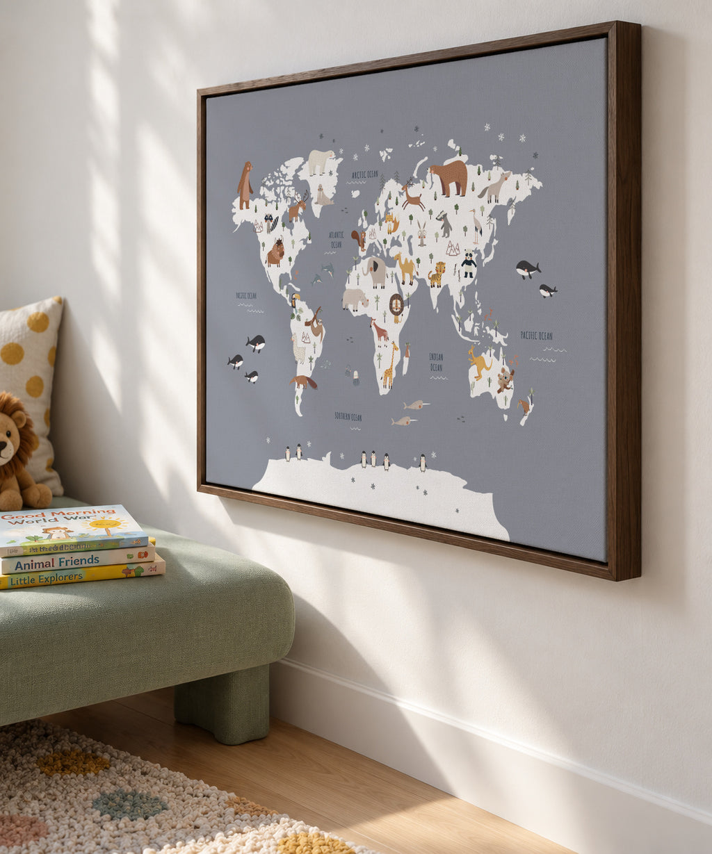 Mapa con animales azul cobalto - Framed canvas in an interior