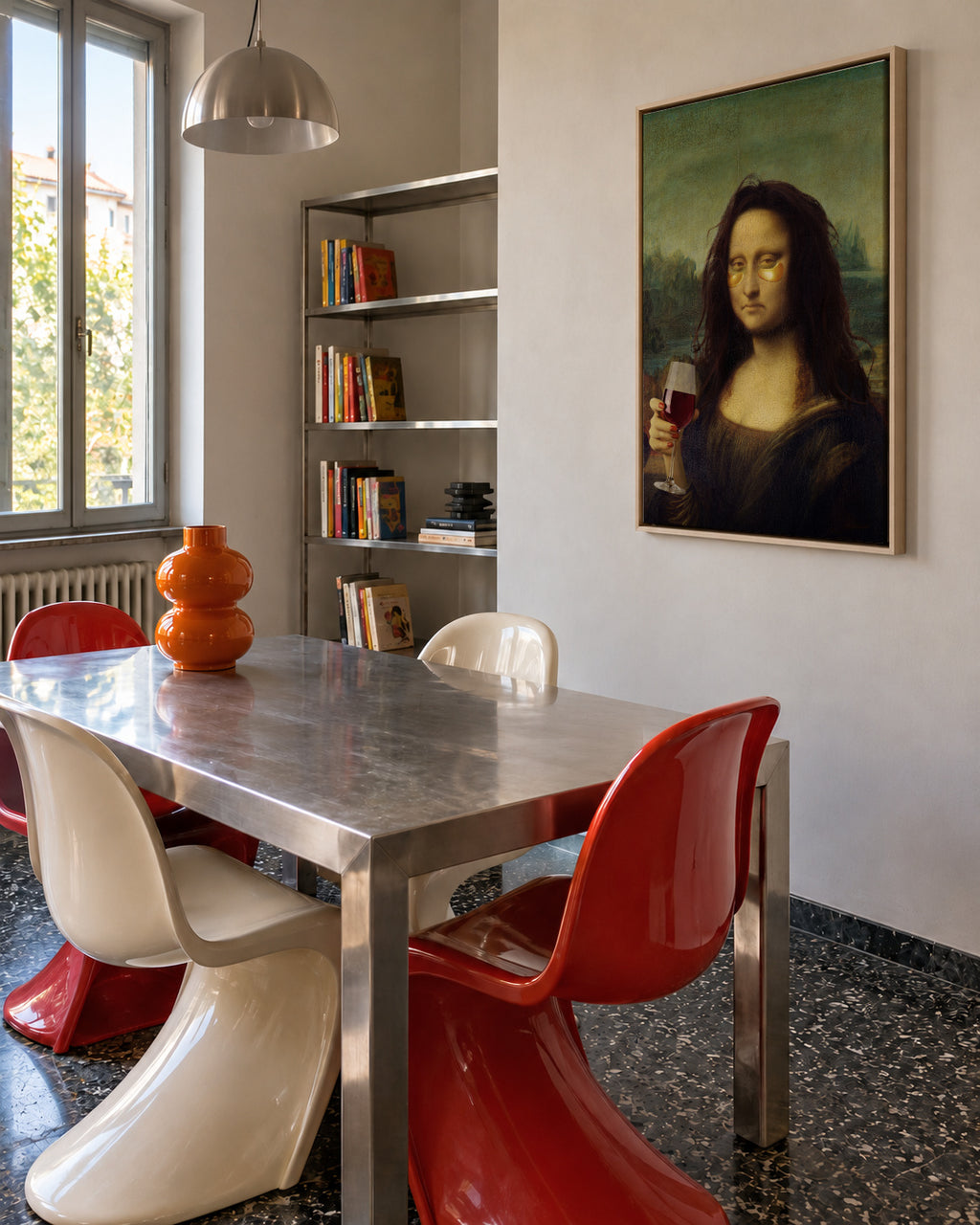 Monday Lisa - Framed canvas in an interior