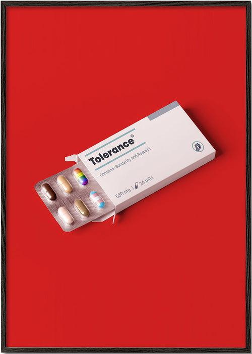 Blisterfotografie 'Tolerance' op rode achtergrond