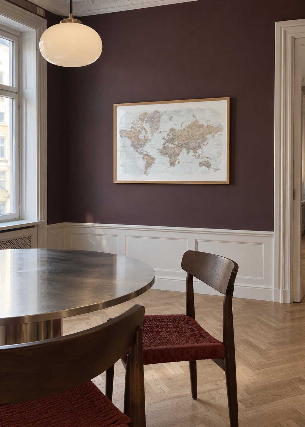 Detailed watercolor world map with labels in Spanish, Calista - Framed poster in an interior