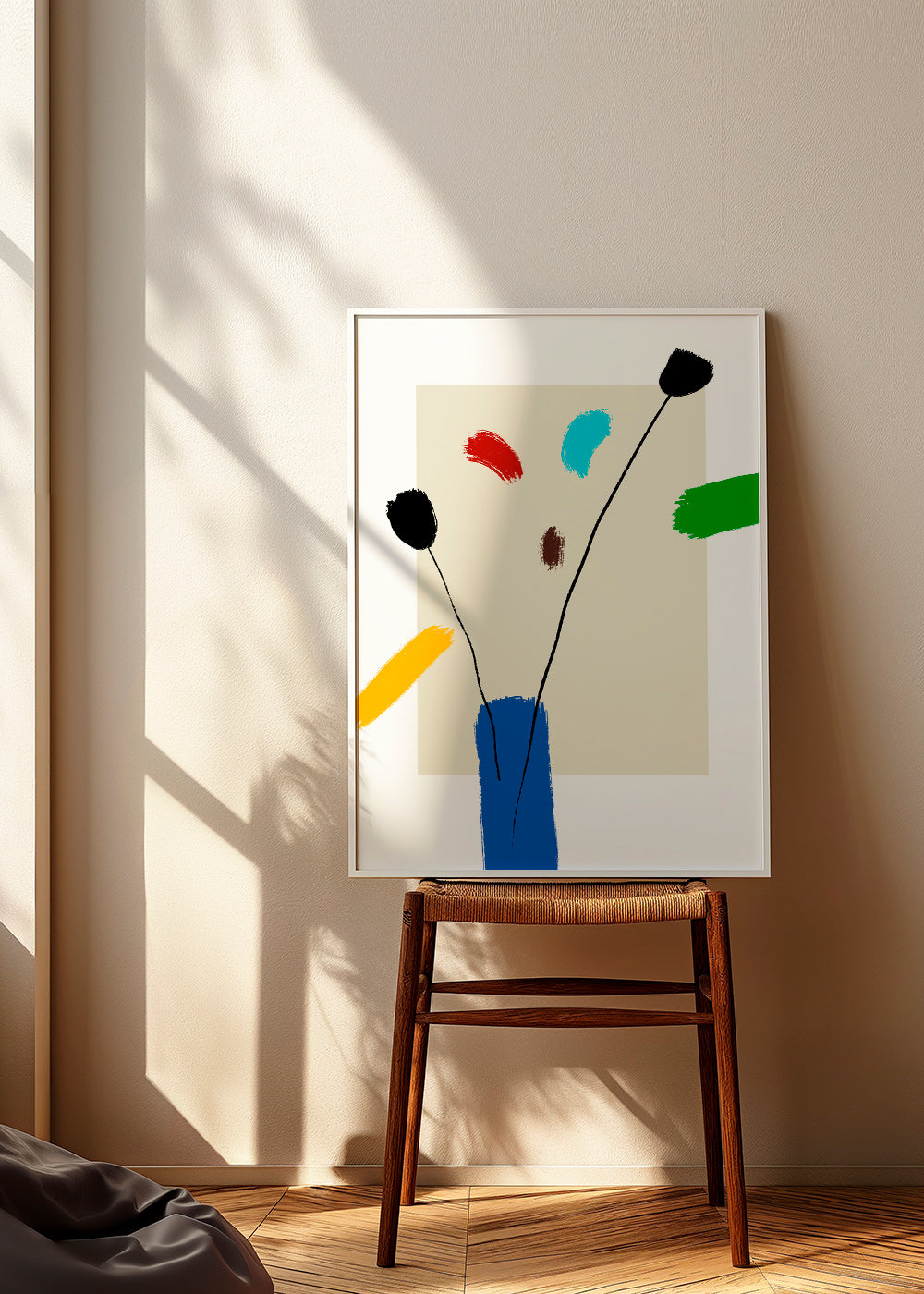 Botanische print: Vrolijke bloemen in blauwe vaas