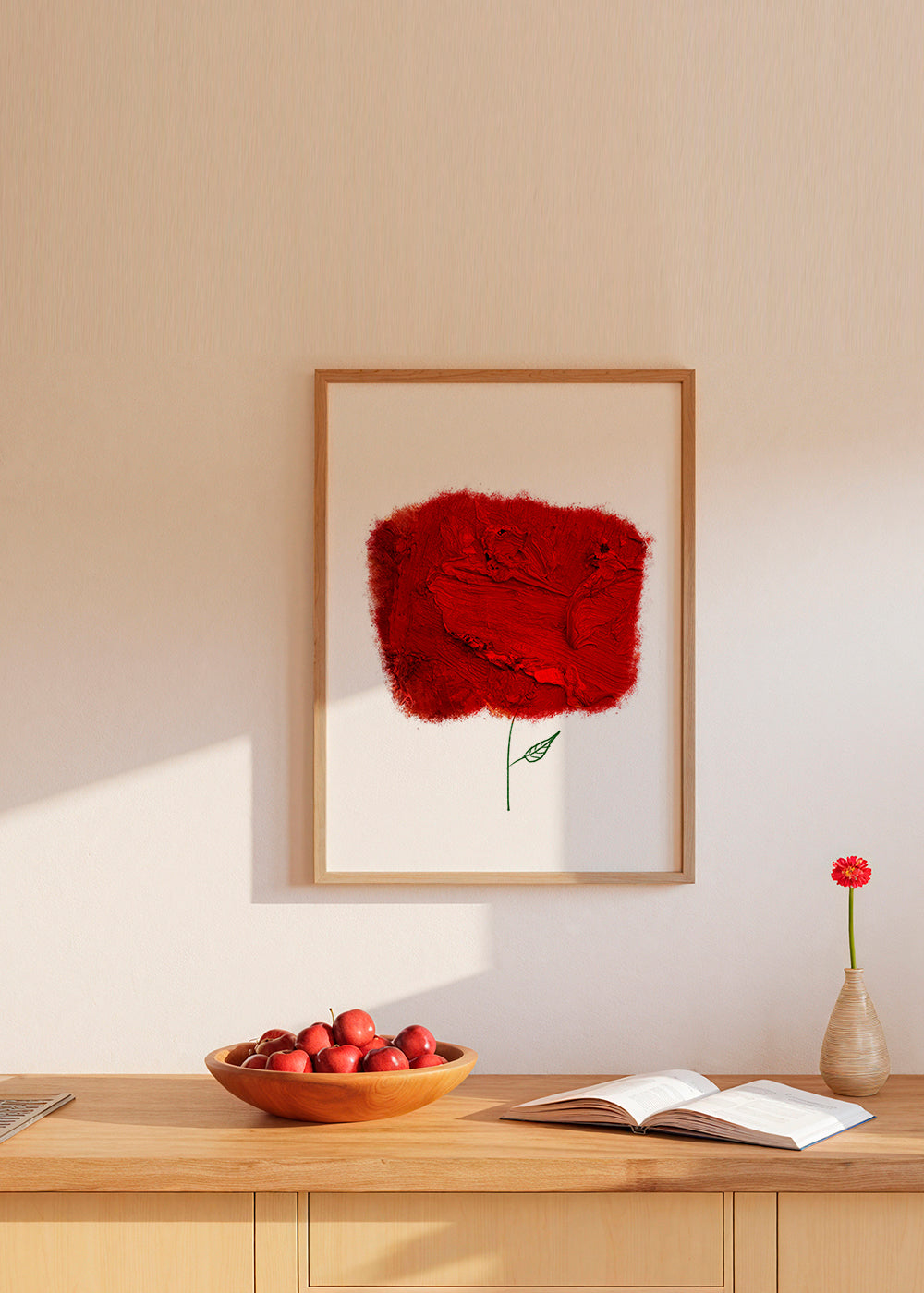 Botanische print met rode textuurbloem