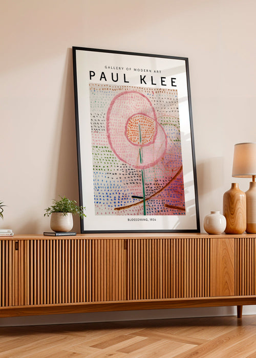 Botanische poster met roze abstracte bloem