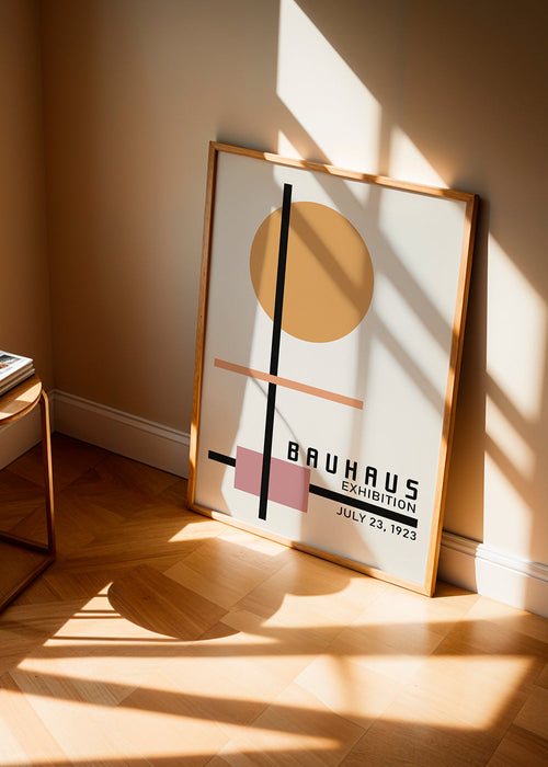 Geometrisch Bauhaus-poster met cirkelzonne en assen