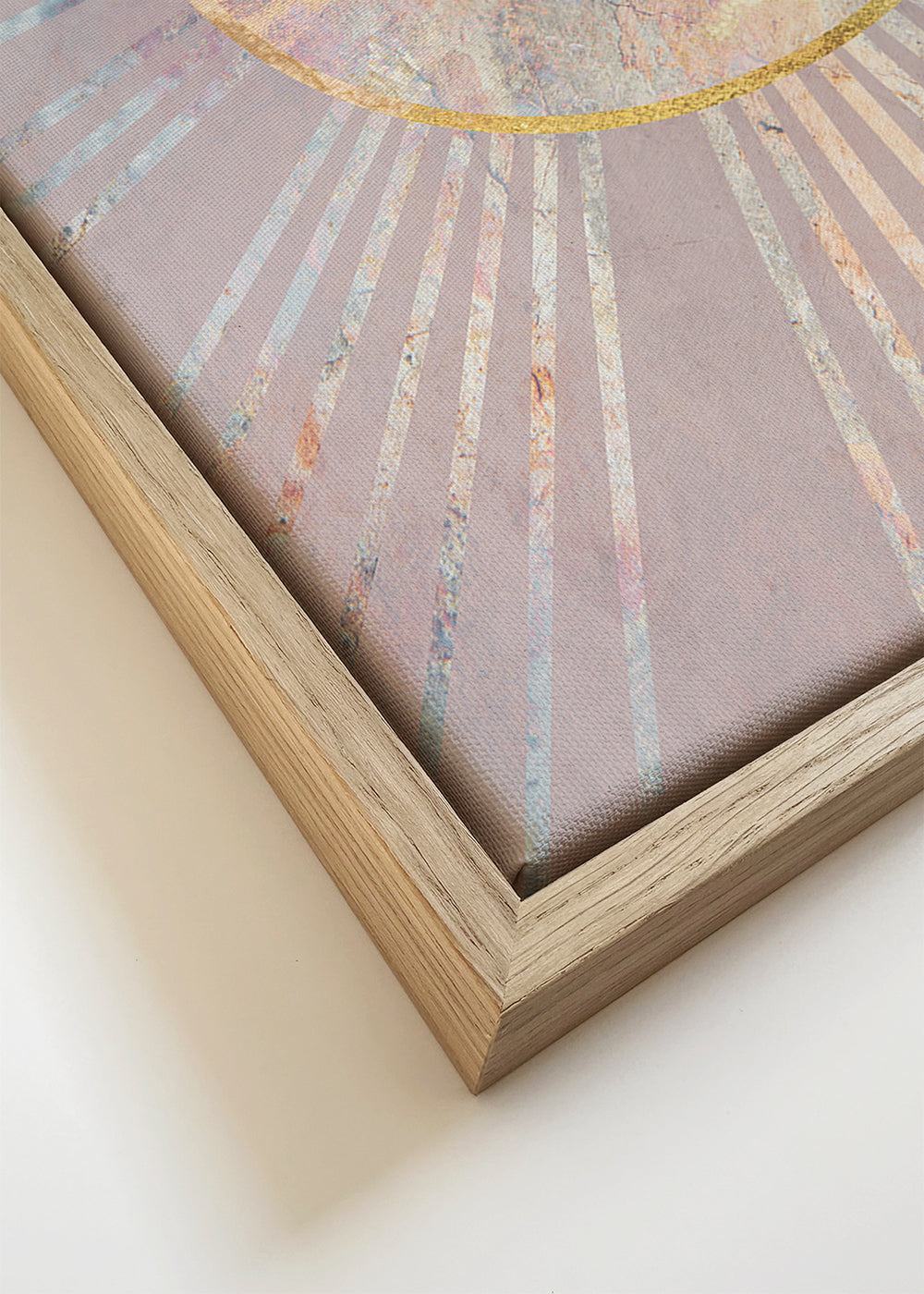 Abstracte kunst met roze zon centraal