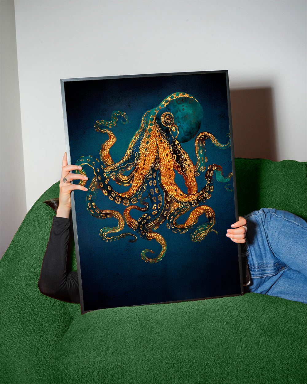 Dieren poster gouden octopus op diepblauw
