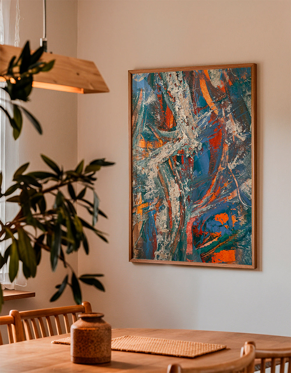 Abstract kunstwerk met blauw en oranje penseelstreken