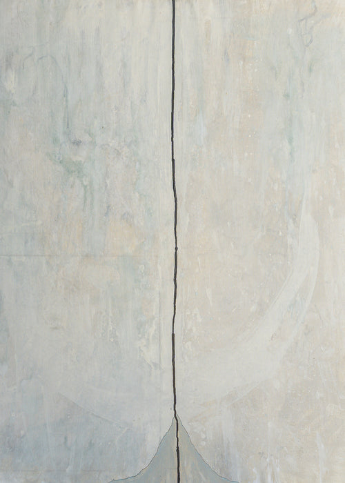 Abstract kunstwerk met centrale lijn en minimalistische boog