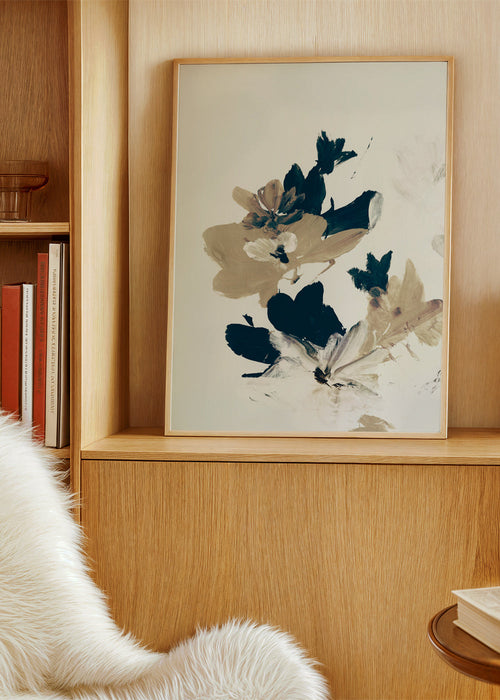 Botanische print met beige en blauwe penseelstreken