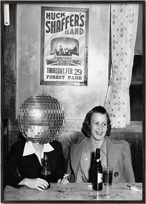 Vintagefoto van stel met discobal-hoofd