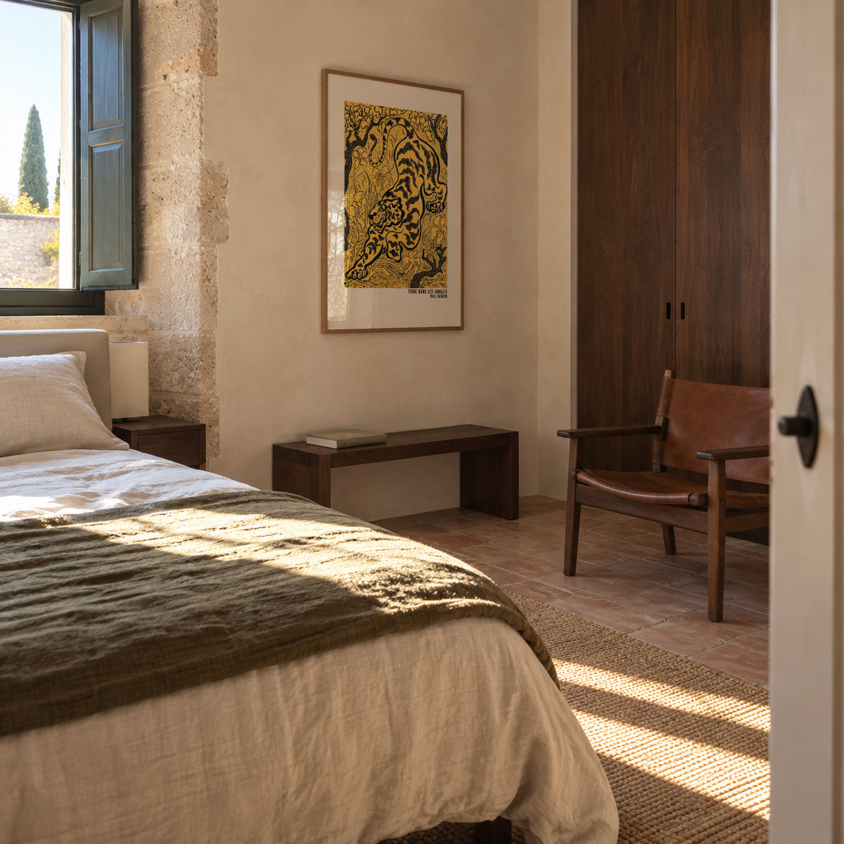 Tigre Dans Les Jungles Poster - Framed poster in an interior