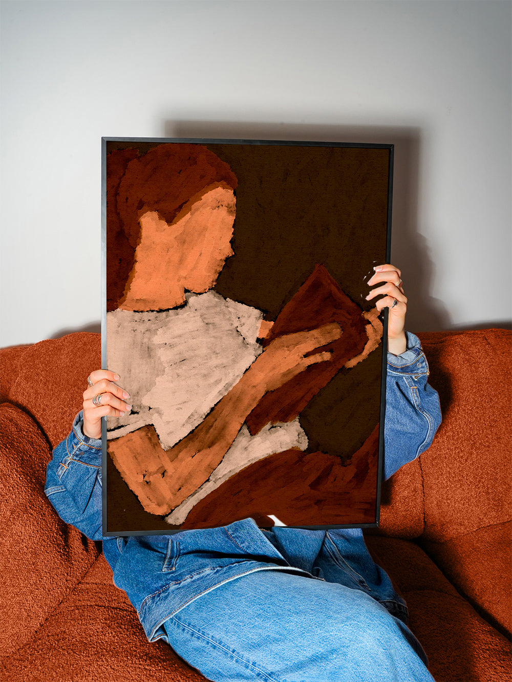 Abstracte kunst met lezer in aardetinten