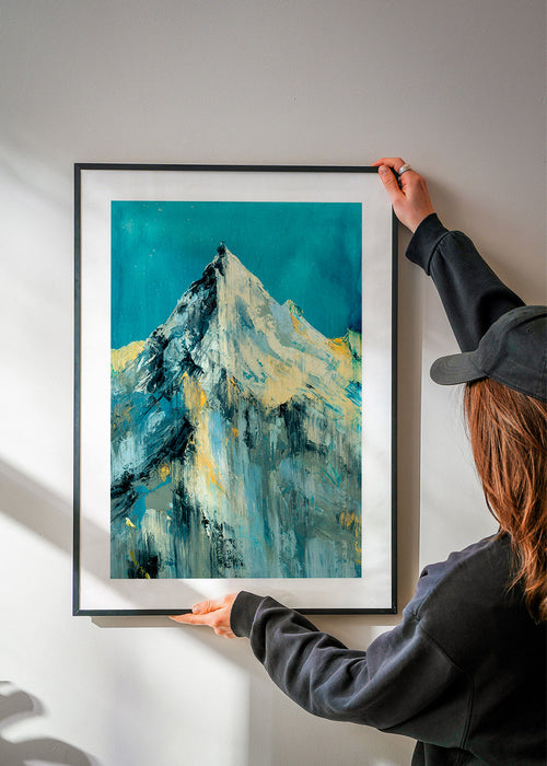 Landschapsschilderij met besneeuwde top en turquoise vegen – Product1