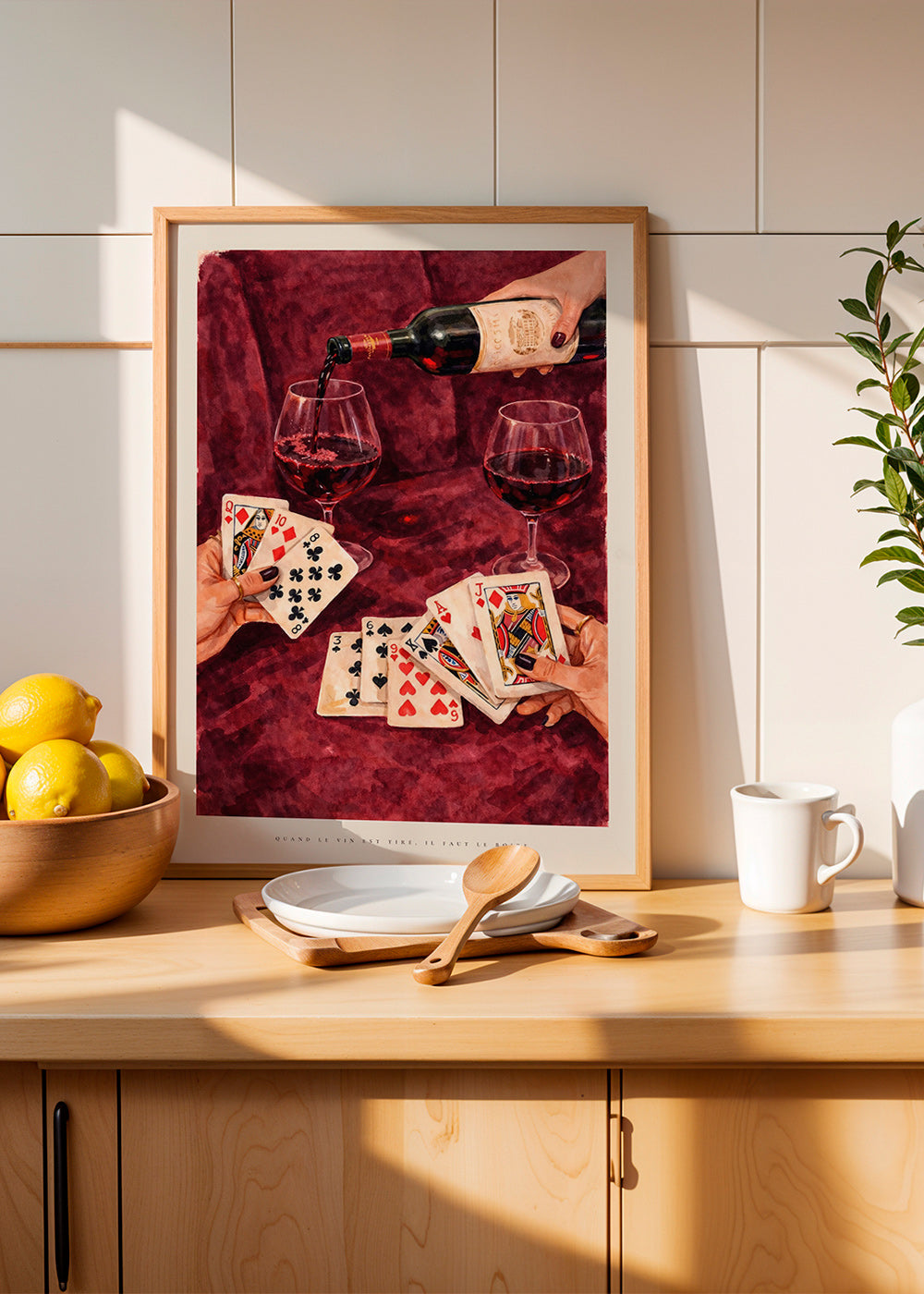 Keuken kunst met speelkaarten en rode wijn