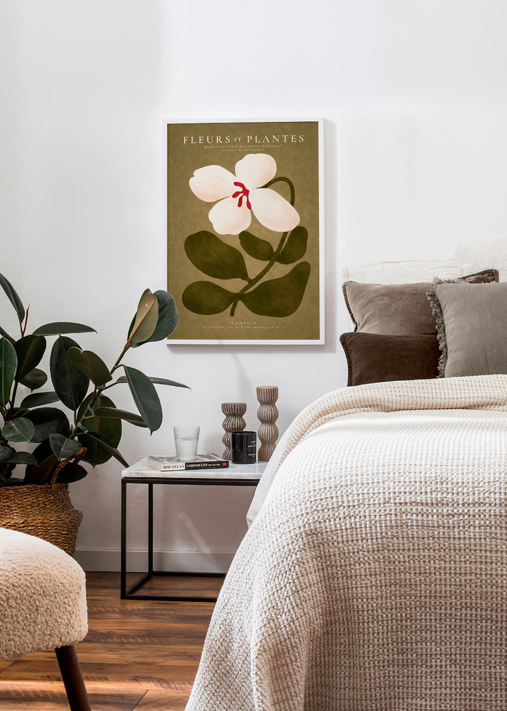 Botanische poster: witte kamelia op olijfgroene achtergrond