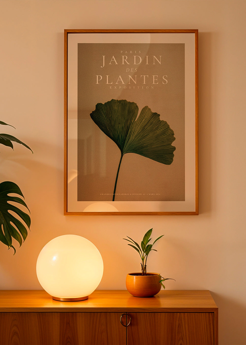 Botanische print met ginkgo blad en klassieke typografie