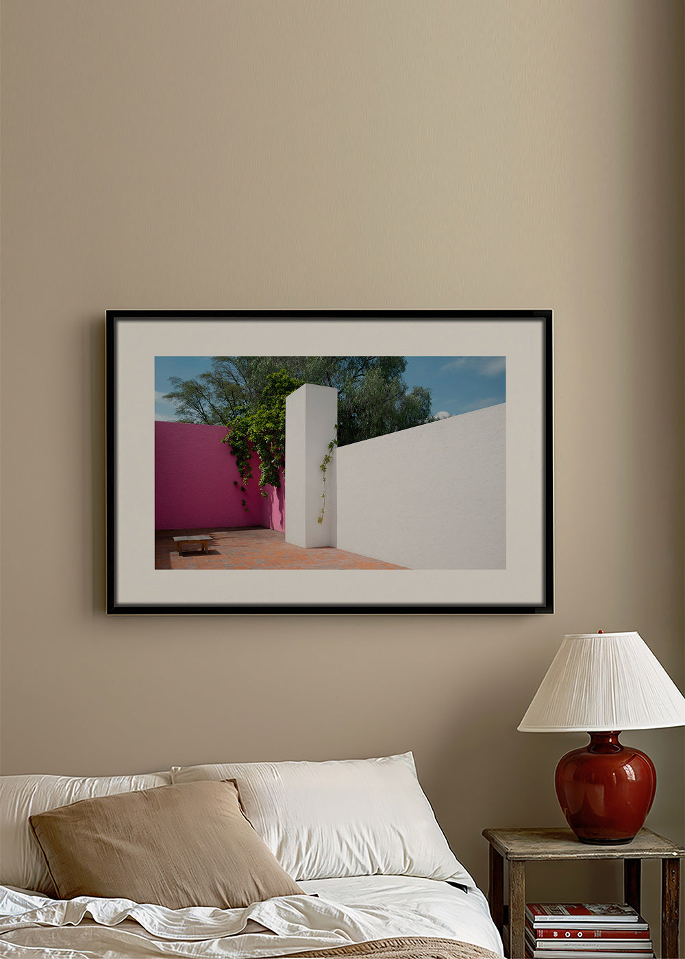 Minimalistisch design hof in roze en wit