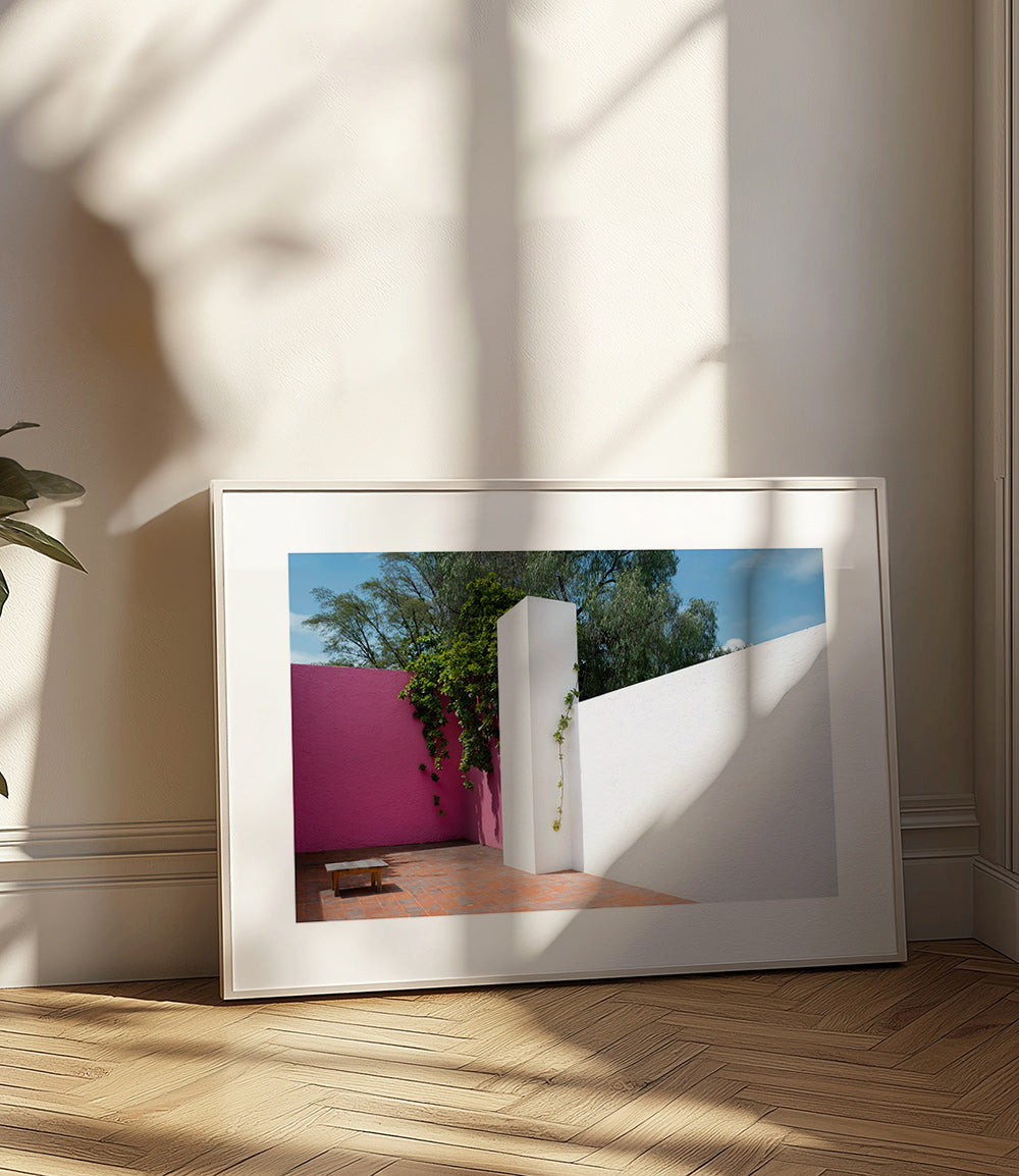 Minimalistisch design hof in roze en wit
