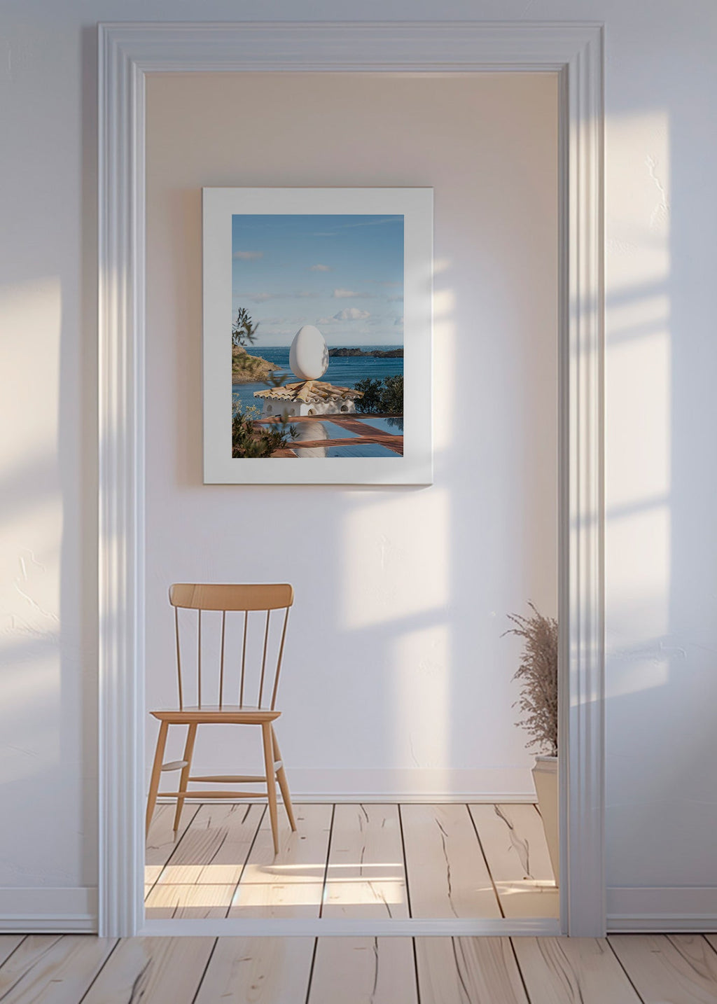 Landschap kunst met sculpturaal ei bij zee